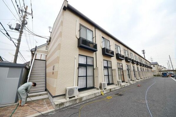 レオパレスイーストIIIの物件外観写真